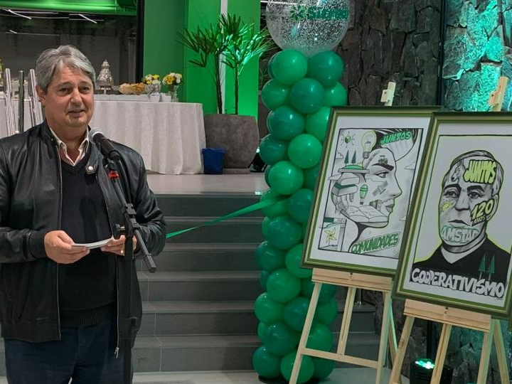 Executivo prestigia inauguração do novo espaço da Sicredi